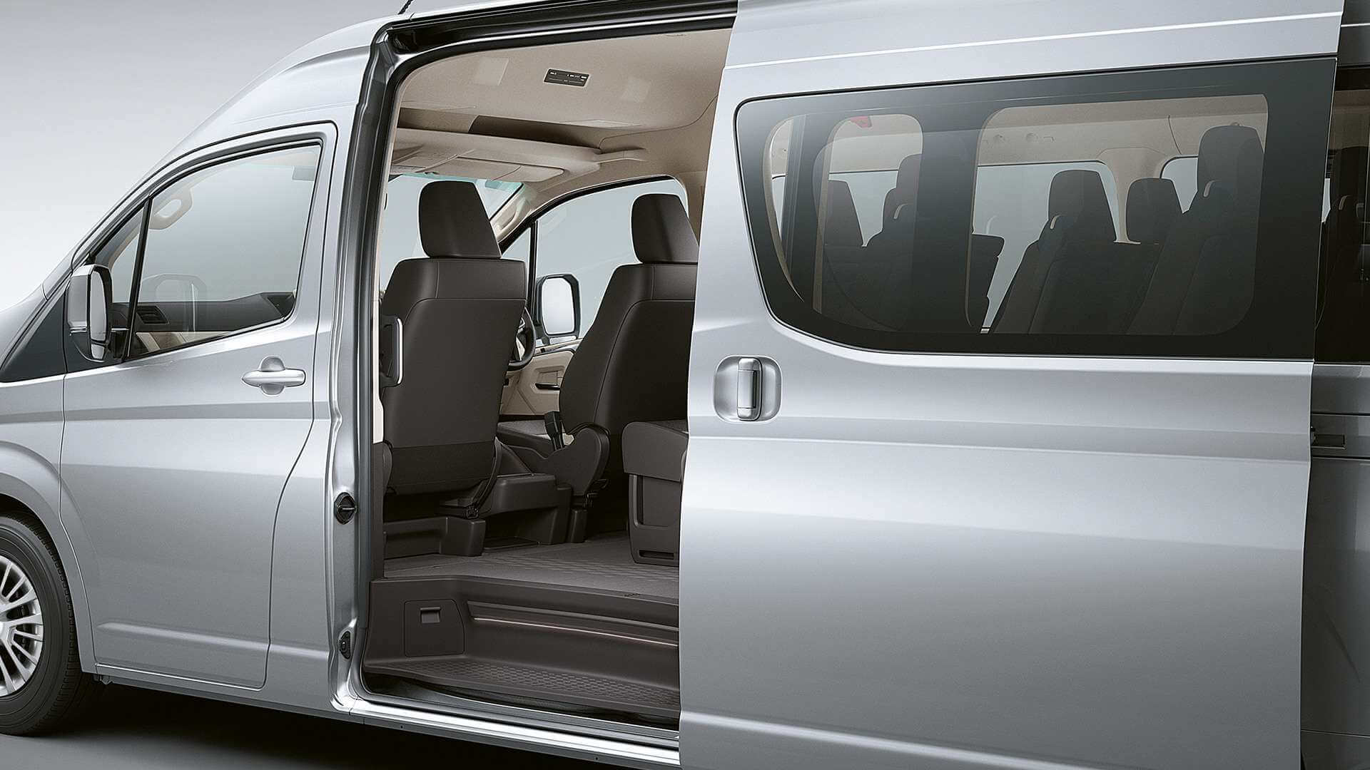 ckgsccild016r0qmoh6zugz4o-02-passenger-safety.desktop