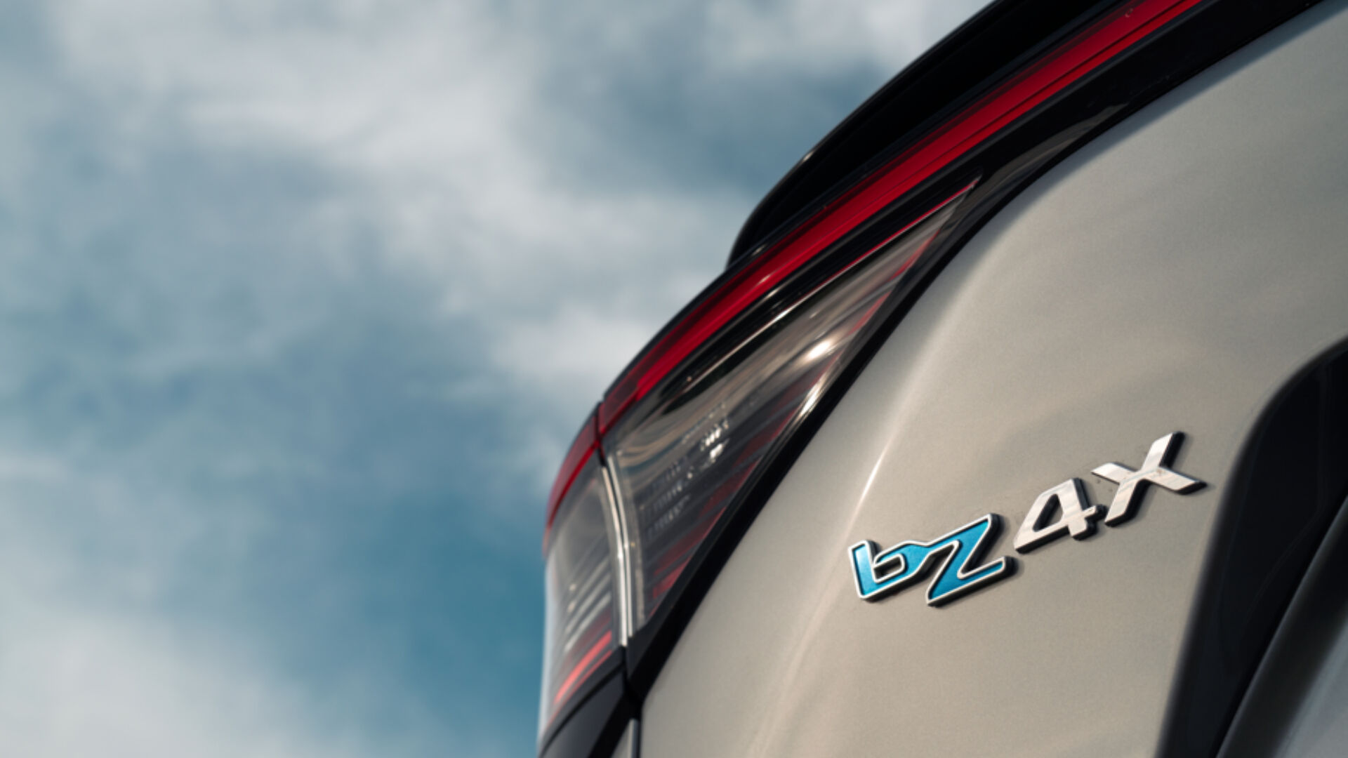 cmoa4c9v8bdri8xaknmhzdzg3-bz4x-logo.desktop