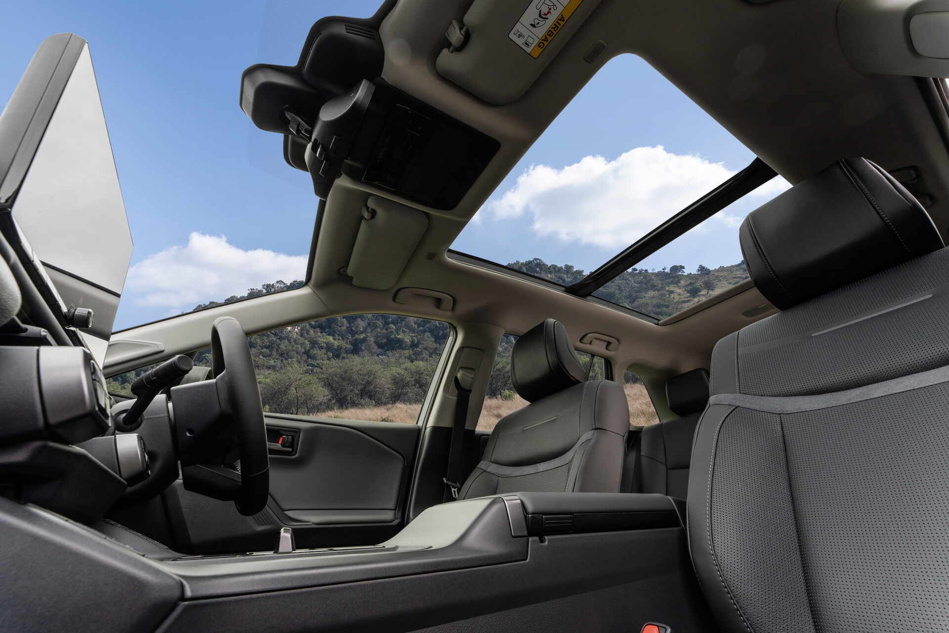 cmqhzcffy1sugr6aklc743vx2-vx-interior-details-4454-ret.desktop